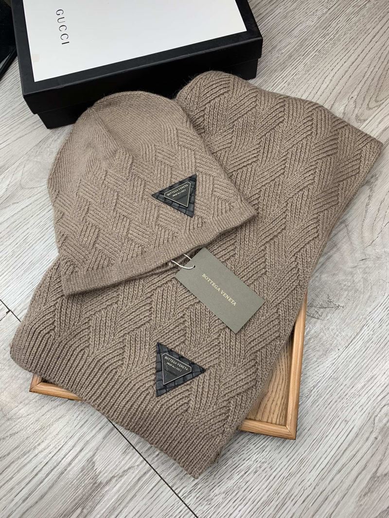 Bottega Veneta Caps Scarfs